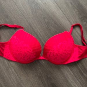 VICTORIA’S SECRET 32DD red sexy lace overlay push up bra